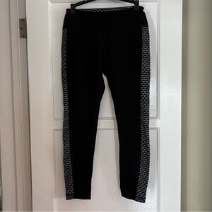 Vineyard Vines black leggings